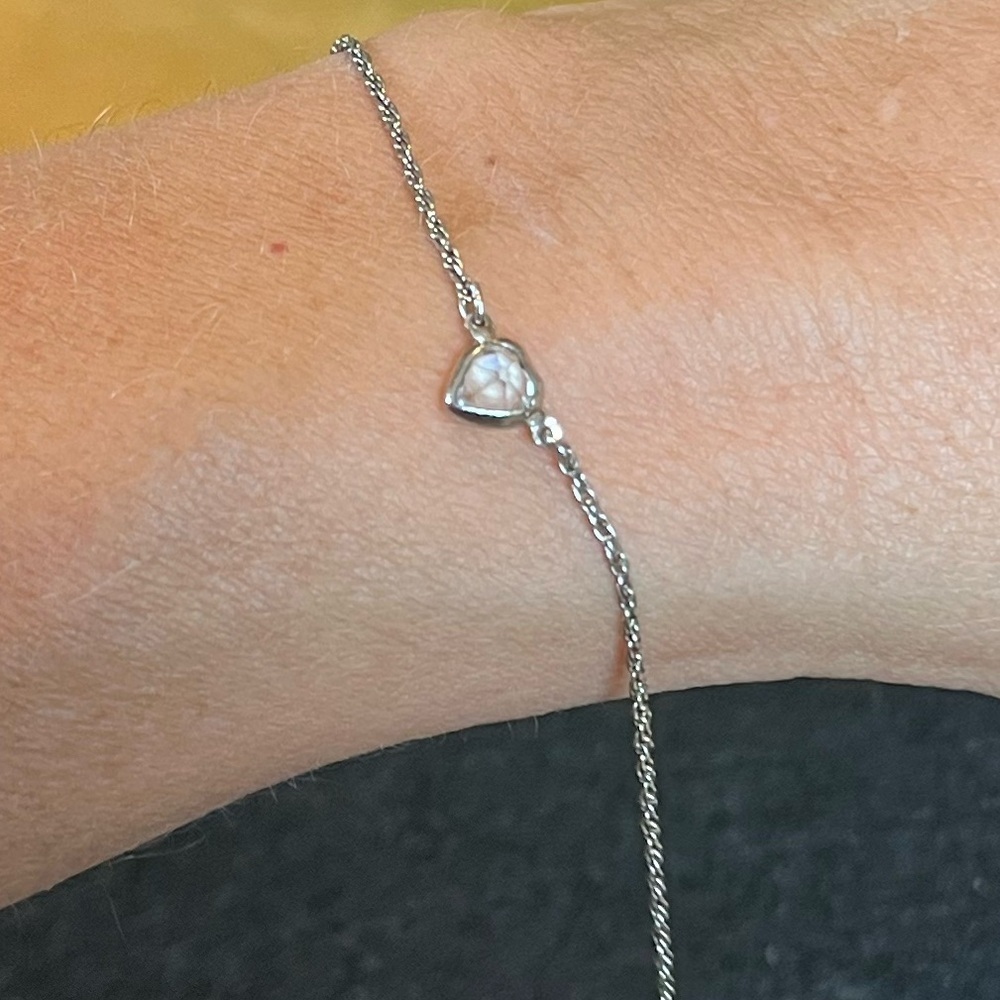 Avon Kids / Juniors Heart Bracelet Silver Tone - Picture 7 of 8